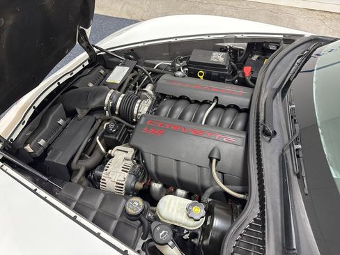 Used 2006 Chevrolet Corvette Coupe w/ Preferred Equipment Group image 19