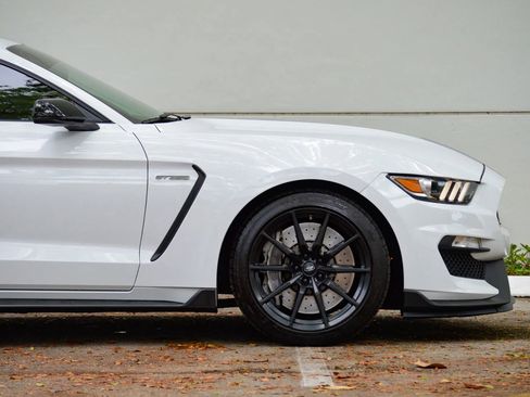 Used 2018 Ford Mustang Shelby GT350 w/ Convenience Package RWD image 21