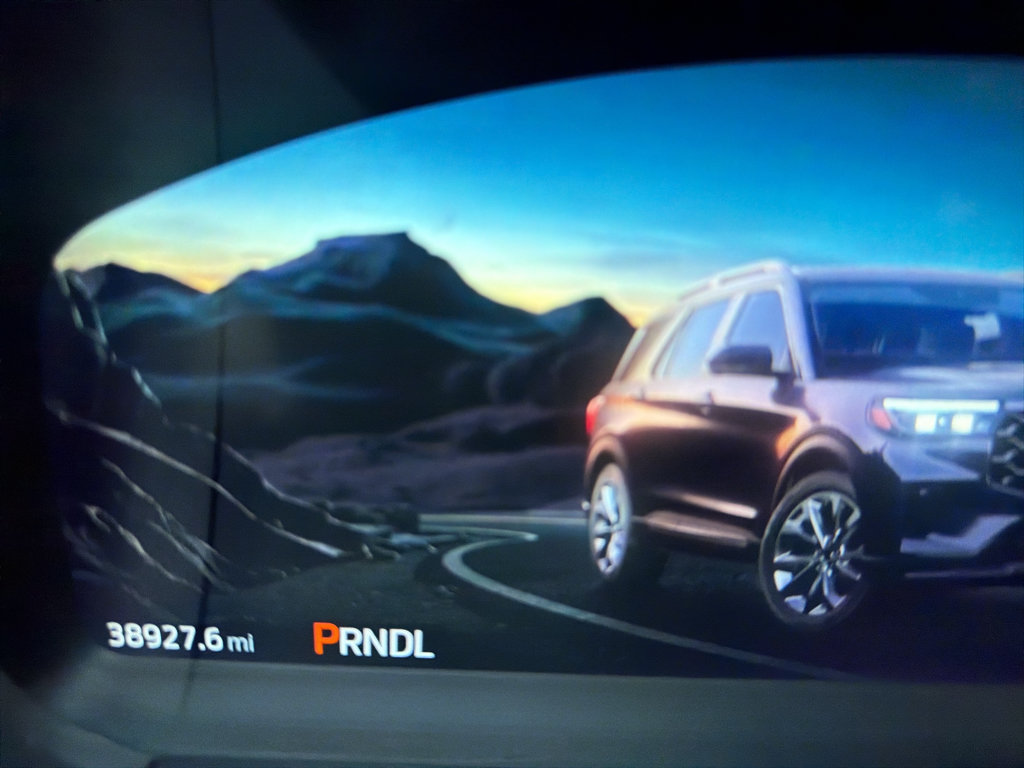 Used 2025 Ford Explorer Active AWD/4WD image 15