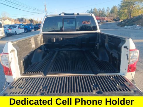 Used 2021 Nissan Titan SV w/ SV Convenience Package RWD image 23