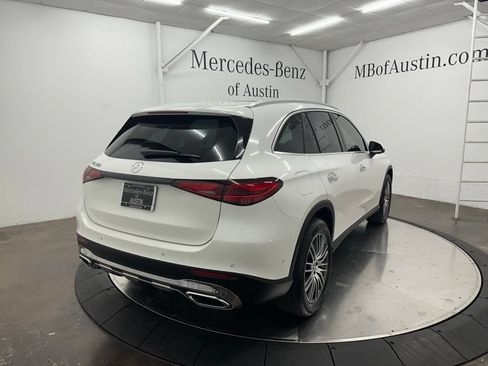 Certified 2025 Mercedes-Benz GLC 300 image 8