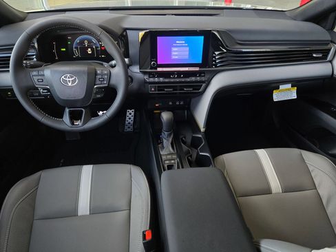Certified 2026 Toyota Camry SE w/ Convenience Package FWD image 13