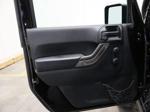 Used 2017 Jeep Wrangler Sport image 14