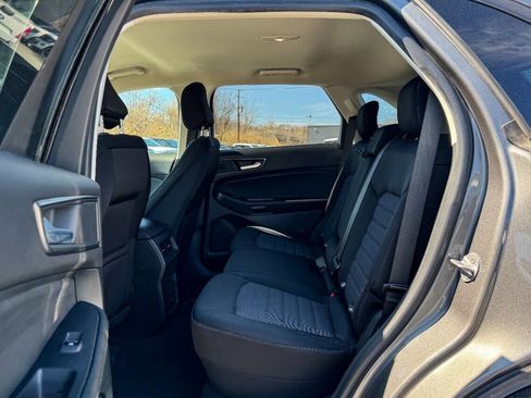 Used 2023 Ford Edge SE image 17