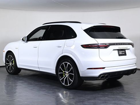 Certified 2023 Porsche Cayenne Turbo S AWD/4WD image 3