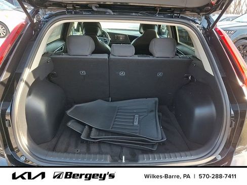Certified 2025 Kia Niro LX image 31