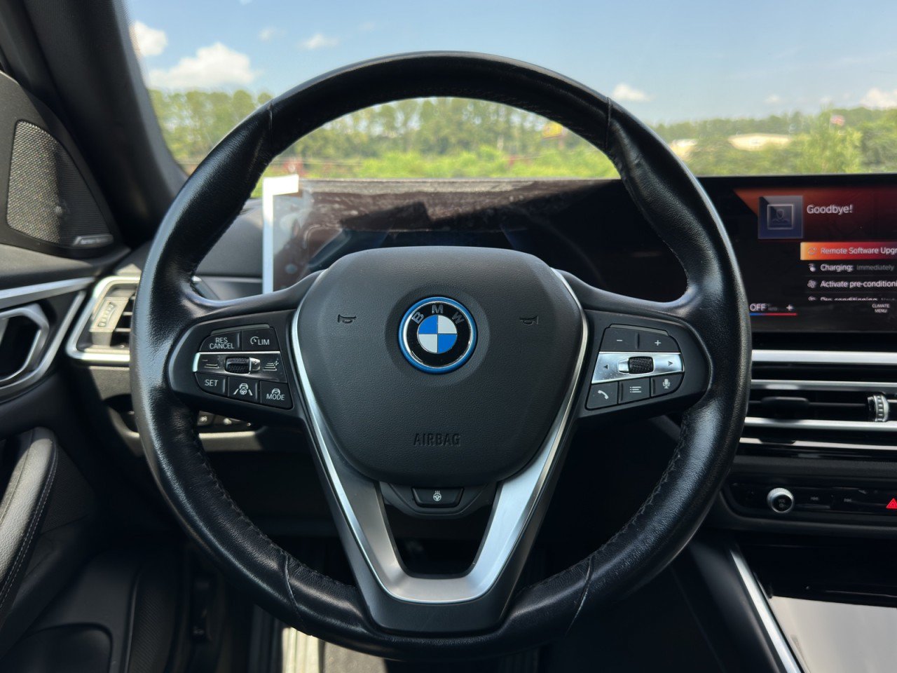 Used 2023 BMW i4 eDrive40 RWD image 16