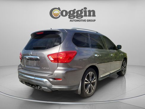 Used 2017 Nissan Pathfinder Platinum image 6