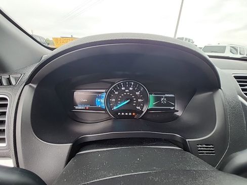 Used 2018 Ford Explorer Limited image 11