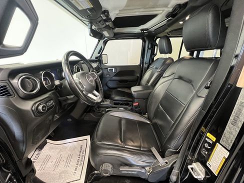 Used 2020 Jeep Wrangler Unlimited Sahara image 4