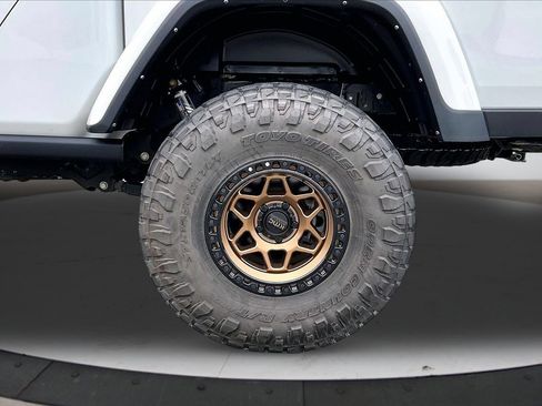 Used 2022 Jeep Gladiator Rubicon w/ LED Lighting Group AWD/4WD image 34
