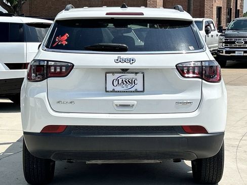 Used 2024 Jeep Compass Latitude AWD/4WD image 5
