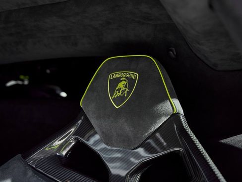 Used 2024 Lamborghini Huracan Sterrato image 50