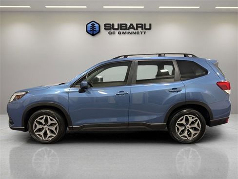Used 2023 Subaru Forester Premium image 2