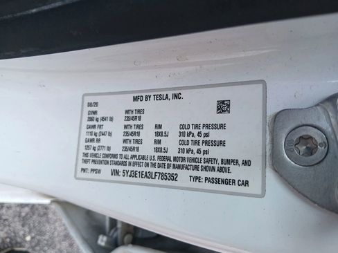 Used 2020 Tesla Model 3 Standard Range Plus image 9