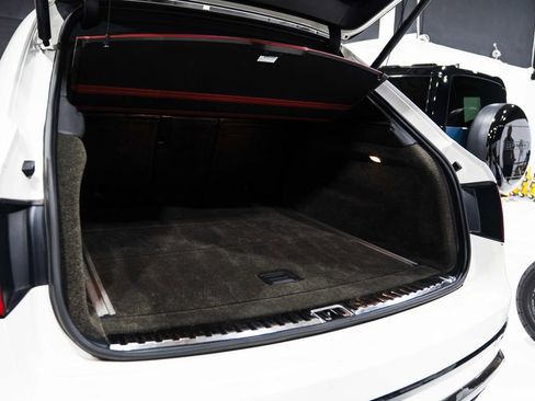 Used 2019 Bentley Bentayga AWD/4WD image 44