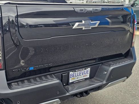 Used 2026 Chevrolet Silverado EV Trail Boss AWD/4WD image 15