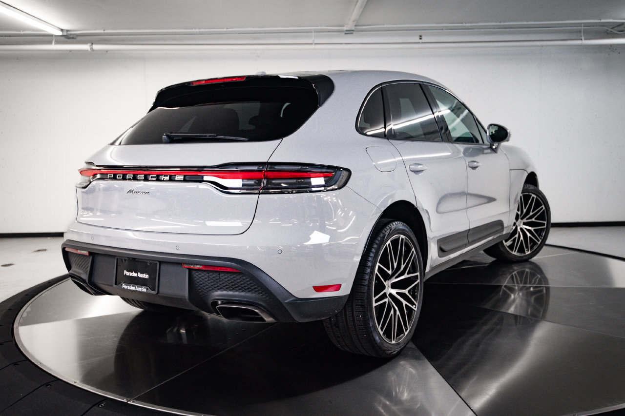 Certified 2025 Porsche Macan AWD/4WD image 7