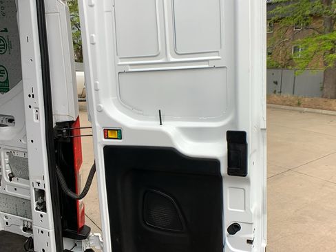 Used 2023 Ford Transit 250 Medium Roof AWD image 27