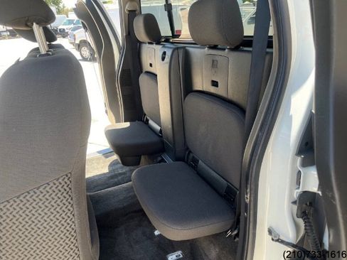 Used 2018 Nissan Frontier SV image 24