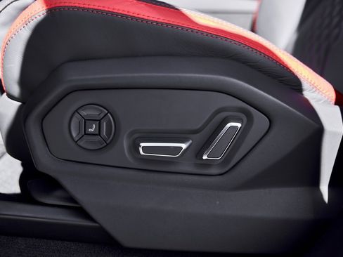 Used 2024 Lamborghini Urus Performante image 47