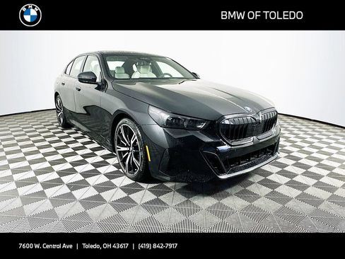 New 2026 BMW 550e xDrive w/ Executive Package AWD/4WD image 1