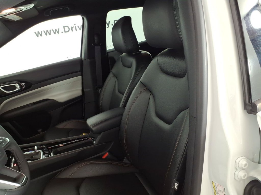 Used 2024 Jeep Compass Limited AWD/4WD image 13