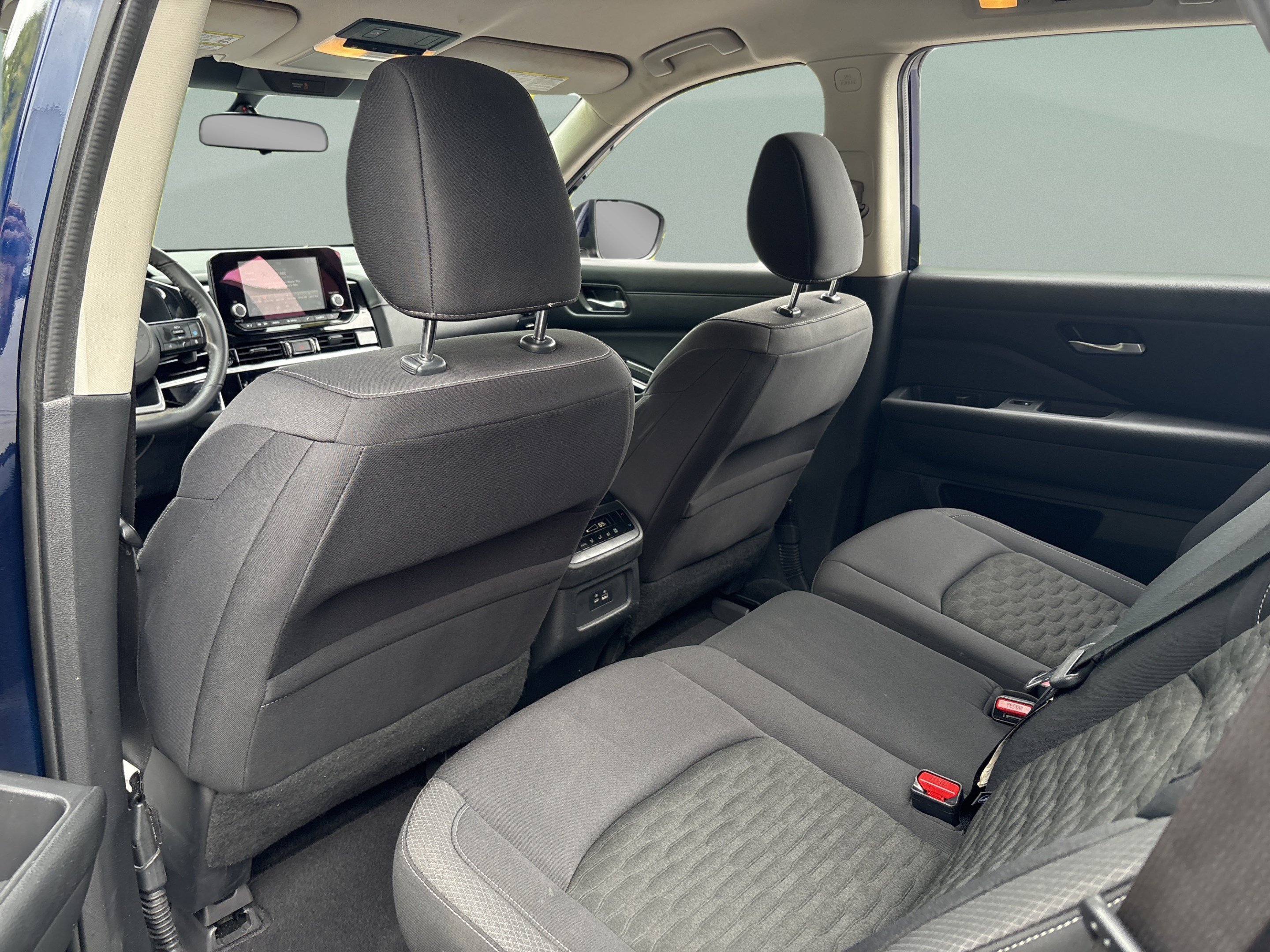 Used 2022 Nissan Pathfinder SV FWD image 25
