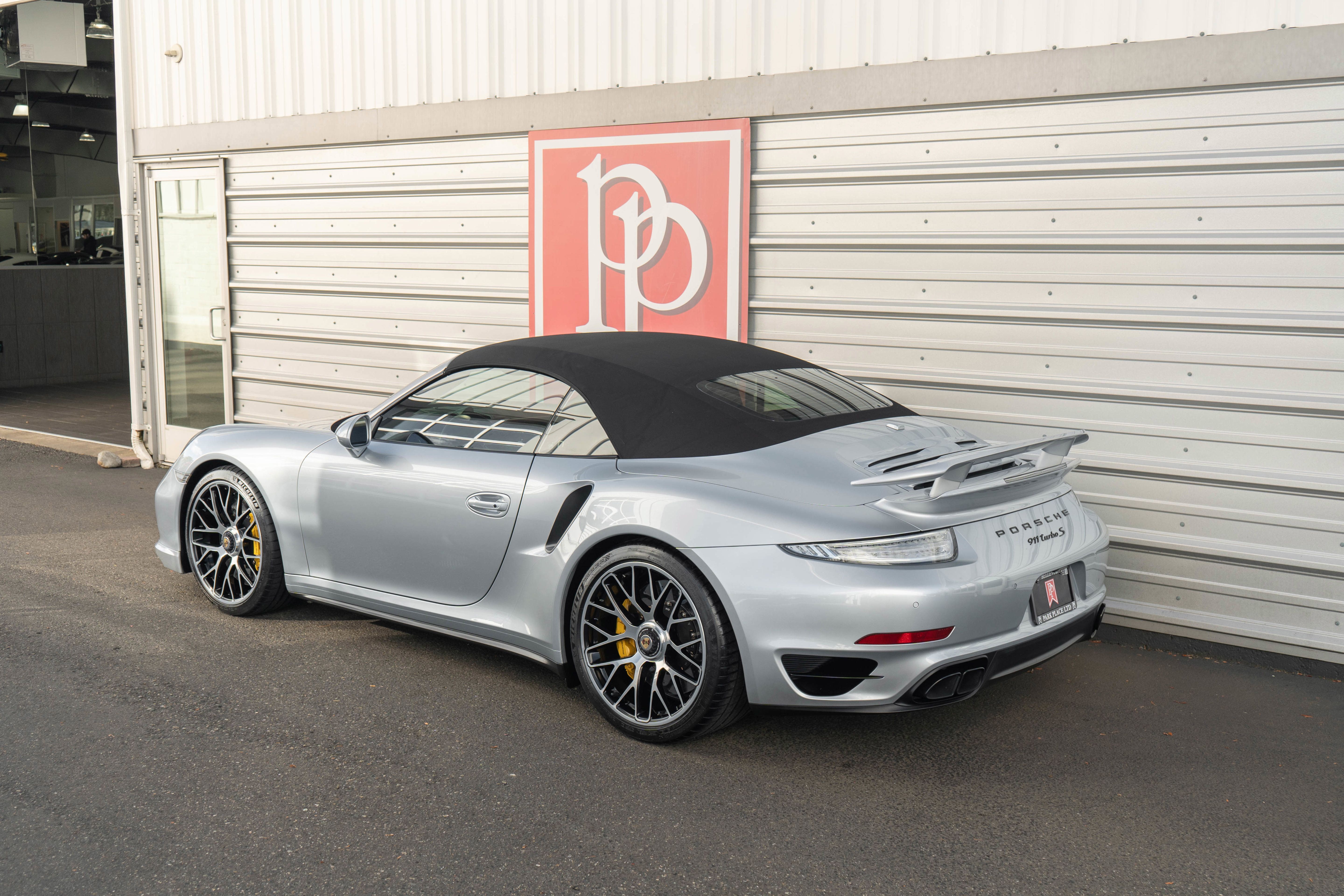Used 2014 Porsche 911 Turbo S AWD/4WD image 31