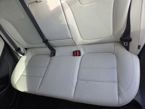 Used 2020 Buick Encore GX Essence image 29