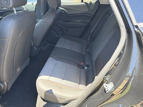 Used 2024 Chevrolet Trax LT w/ LT Convenience Package FWD image 20