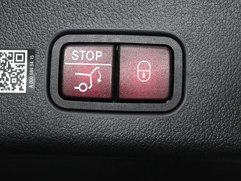 New 2026 Mercedes-Benz GLC 300 image 30