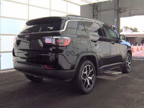 Used 2025 Jeep Compass Limited AWD/4WD image 5