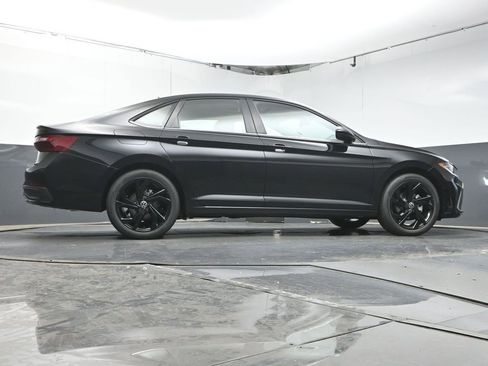 New 2026 Volkswagen Jetta SE FWD image 38