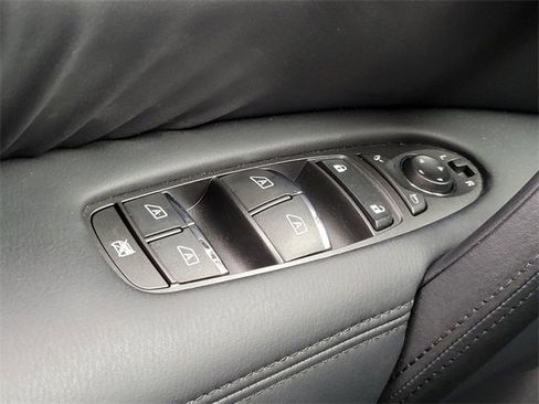 Used 2024 Nissan Armada SL w/ Captain's Chairs Package image 35