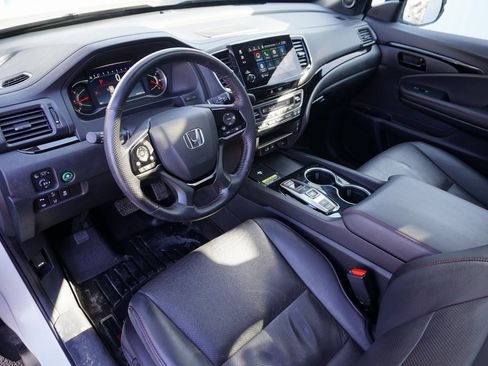 Used 2024 Honda Passport Black Edition image 13