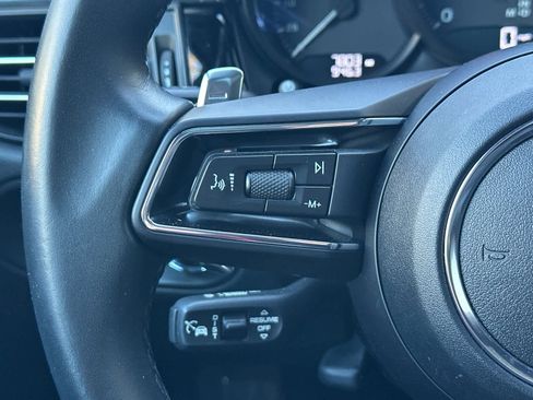 Used 2025 Porsche Macan image 26