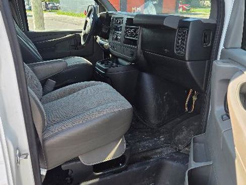 Used 2010 Chevrolet Express 3500 LT w/ LT Preferred Equipment Group RWD image 10