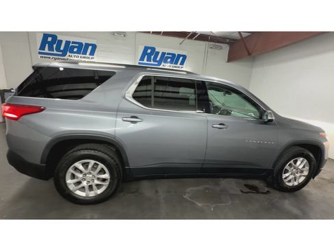 Used 2021 Chevrolet Traverse LT FWD image 9