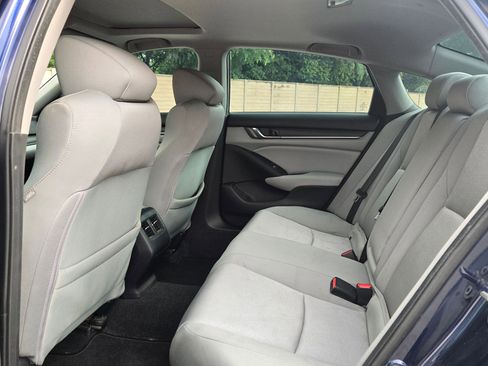 Used 2018 Honda Accord EX image 8