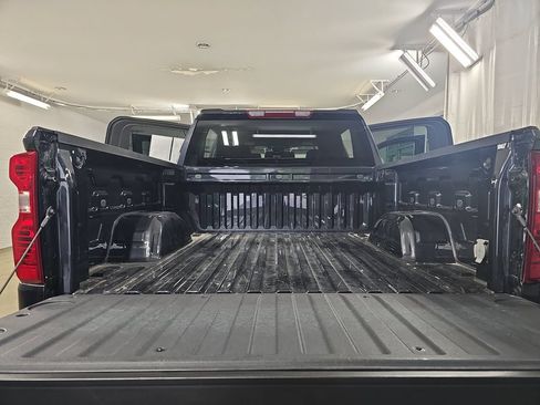 Certified 2024 Chevrolet Silverado 1500 LT AWD/4WD image 15