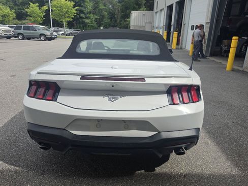 Used 2024 Ford Mustang Premium RWD image 10
