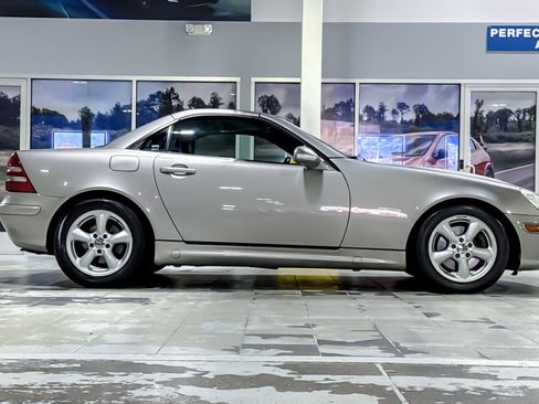 Used 2003 Mercedes-Benz SLK 320 image 7