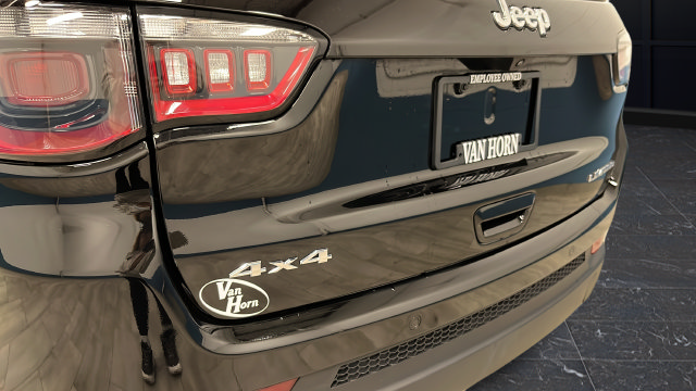 Used 2025 Jeep Compass Limited AWD/4WD image 33