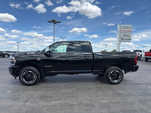 Used 2026 RAM 2500 Laramie AWD/4WD image 8