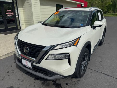 Used 2021 Nissan Rogue SL w/ Premium Package AWD/4WD image 3