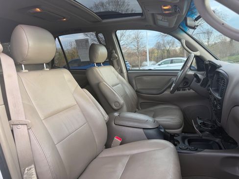 Used 2007 Toyota Sequoia SR5 AWD/4WD image 26