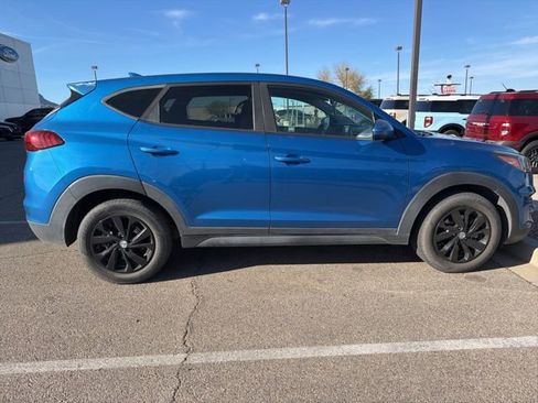 Used 2019 Hyundai Tucson SE image 2
