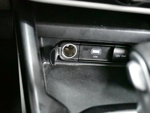 Used 2025 Kia Soul LX w/ LX Technology Package image 28