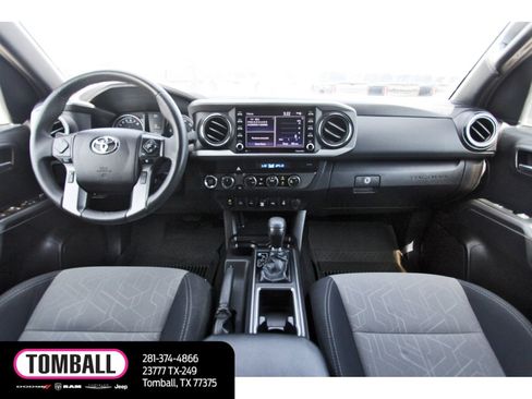 Used 2021 Toyota Tacoma TRD Off-Road w/ Technology Package AWD/4WD image 10